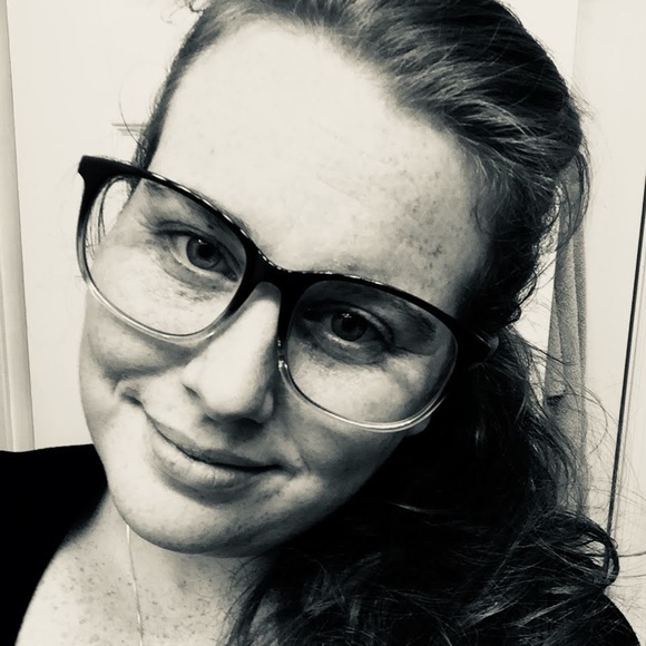 Meet your Posher, Stephanie - Picture 2 of 8